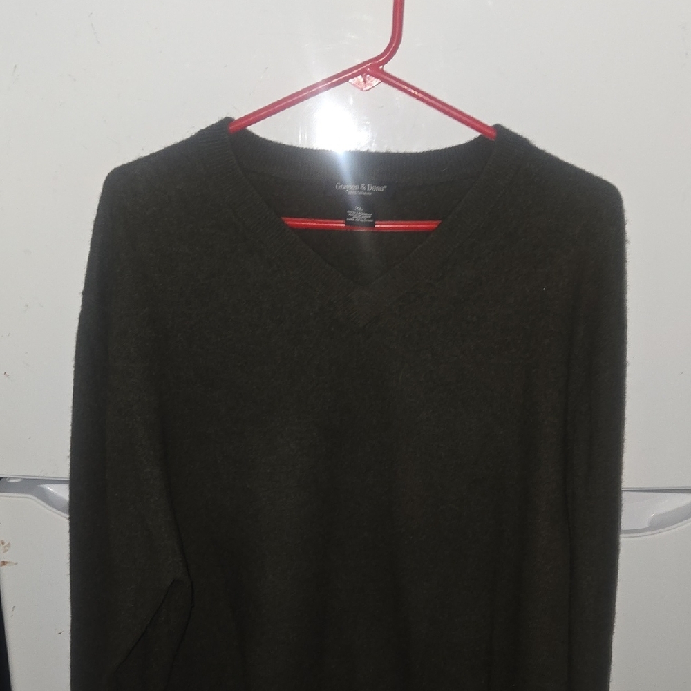 George & Taylor Men's V-Neck Sweater - Olive